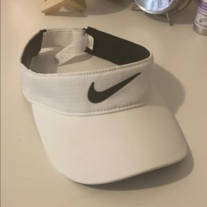 nike visor